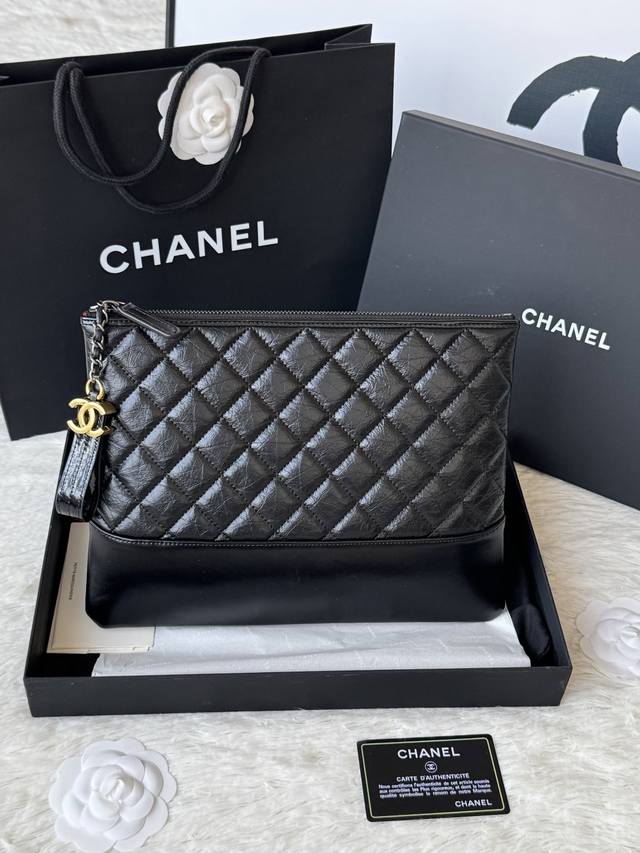 Authentic Chanel Gabrielle Hobo clutch. Simple and elegant! Feels great! Origina
