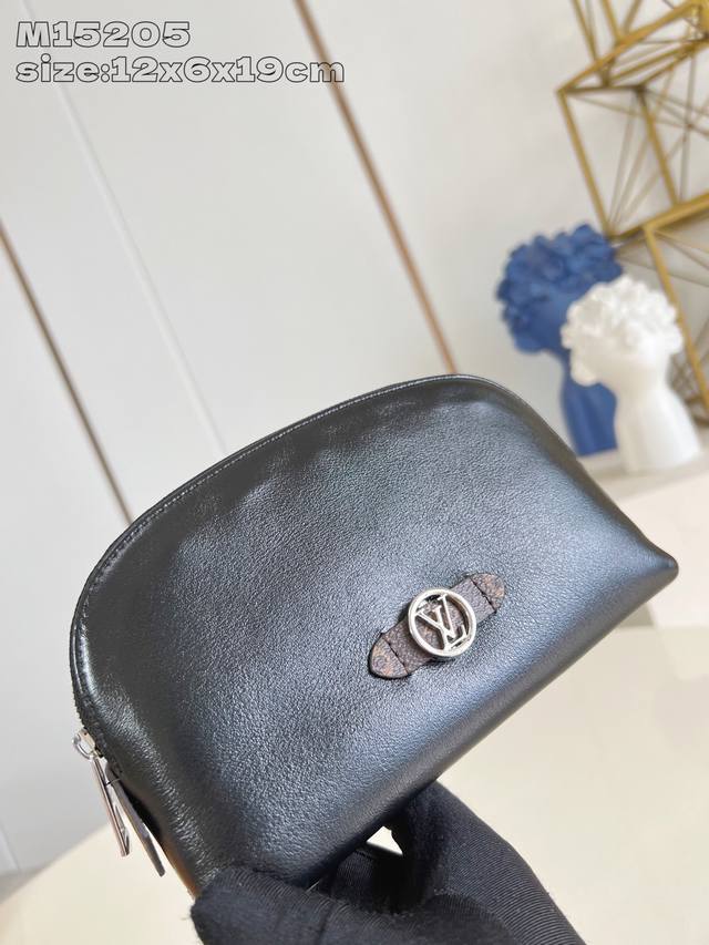 Top-quality original, real-home photos M15205. This Pochette Cosm