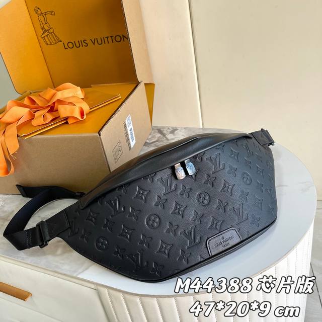 Variable Chip Version Internal Price p Model Number: M44388 Embossed Leather Wa