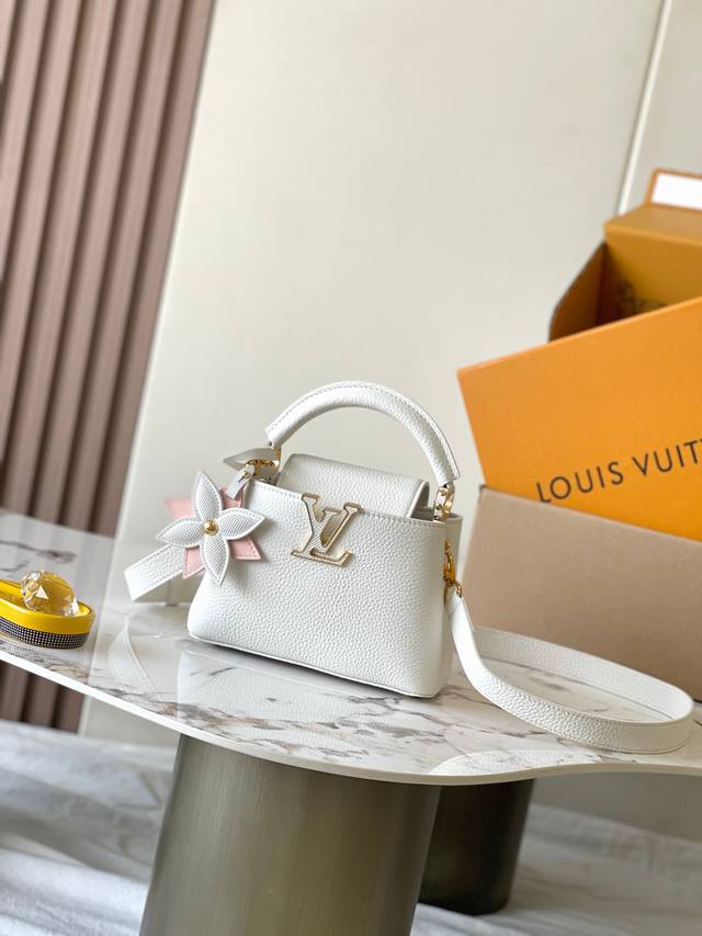 Superior Mb dynamic chip version original leather Capucines mini handbag Model:
