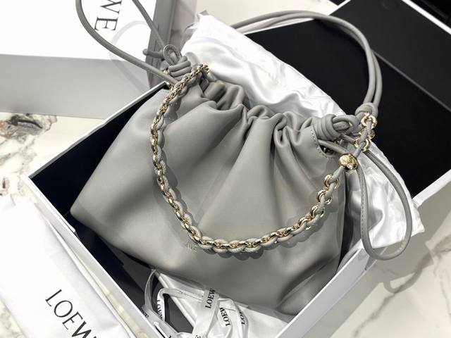 with box cowhide Size: 30*18Cm large Loewe purse lucky bag The new lucky bag is