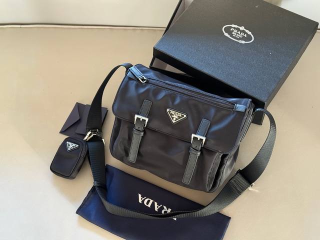 Comes with box Size: 27*22Cm Recommended Prada Unisex Messenger Bag Fashionable