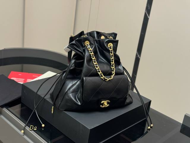 Chanel's new shopping bag The tote bag that girls can't escape is so summery Bag