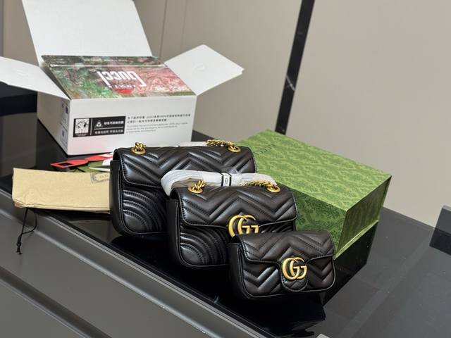 comes with a folding box airplane box Size: 16.5Cm 22Cm 26Cm Gg Marmont three s