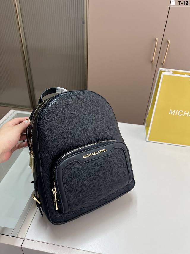 Mk backpack Very design and high-end feel Just right T-12 size 23