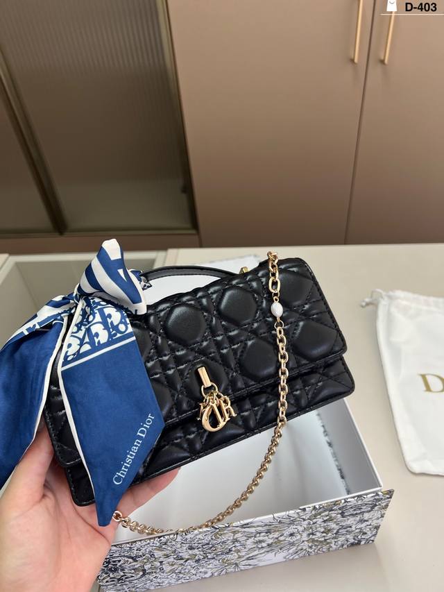 Dior Miss Pearl Chain Bag Lambskin TextureSimply irresistible Super elegant and
