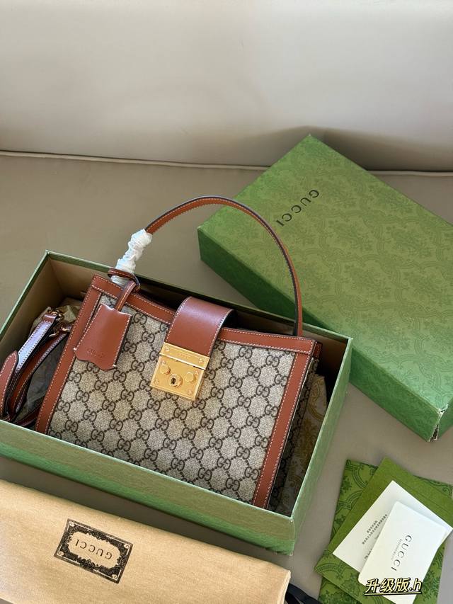 Upgraded version with box Size: 25*19Cm Small This Gg padlock is very beautiful.