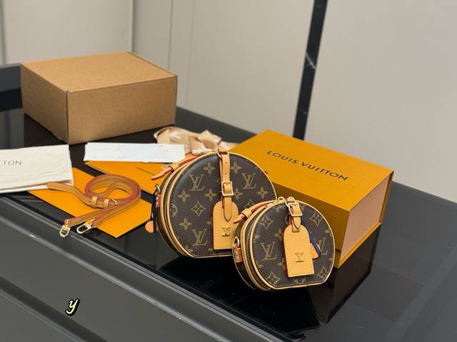 Comes with a folding box airplane box Size: 13*12Cm 15*17Cm Lv Mini small round