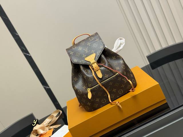with folding box airplane box Lv backpack, classic! Classic! Small, cute and pr