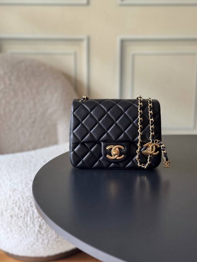 Double Logo Square Fat Bag 18cm Chanel25B Double C Adjustable Buckle Square Fat