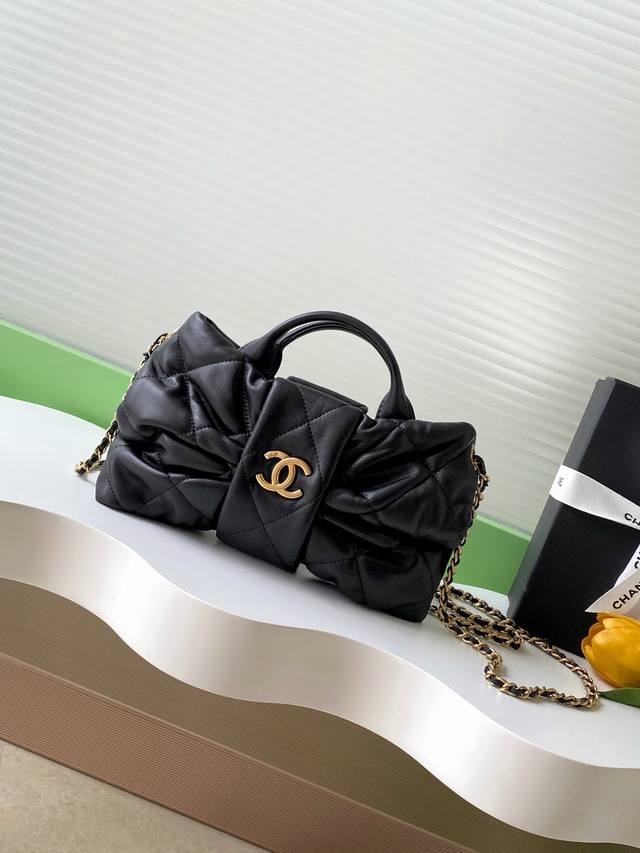 Chanel 25K bows are coming! This season, bows are a real hit with my girly side!