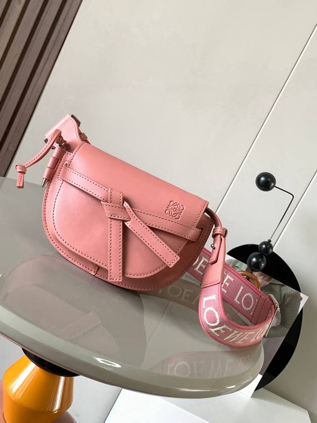 Original leather Hot-selling mini 21cm new letter wide shoulder strap saddle bag