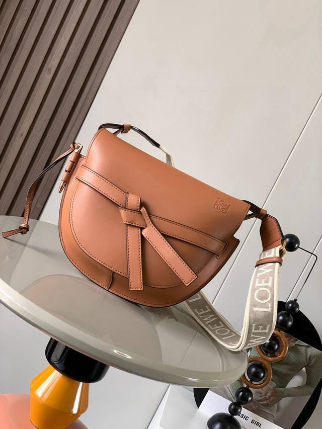 Original leather Popular small 25cm new letter wide shoulder strap saddle bag Ga