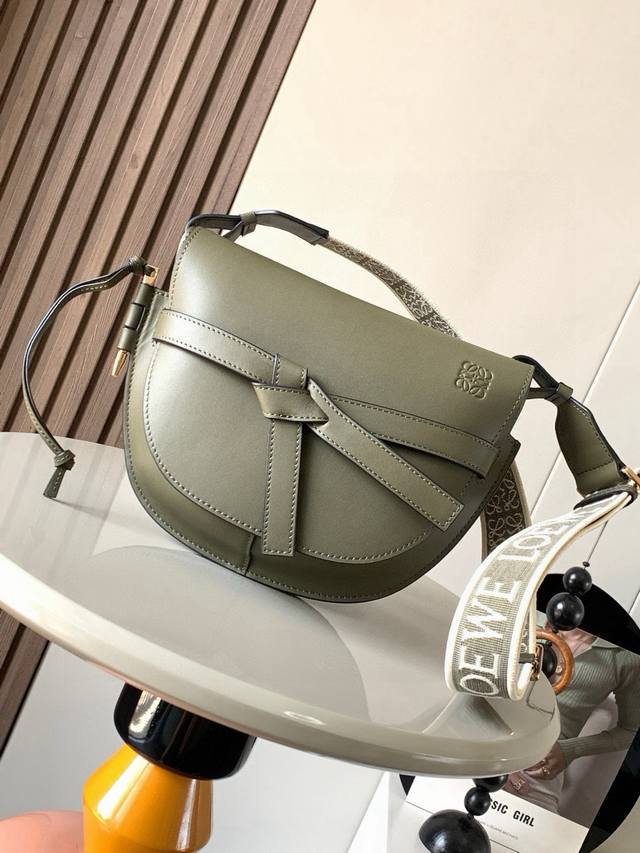 Original leather Popular small 25cm new letter wide shoulder strap saddle bag Ga