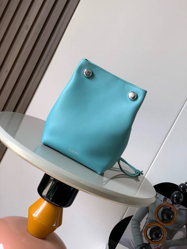 Original leather New smooth cowhide leather pebble pouch. Smooth cowhide leather