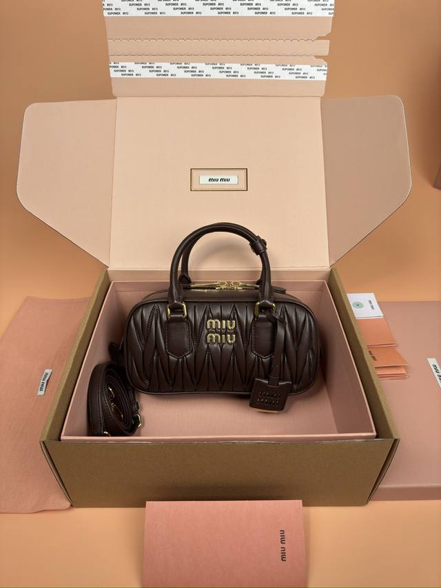 Original leather, with picture packagingPremium hardware original leather Arcadi