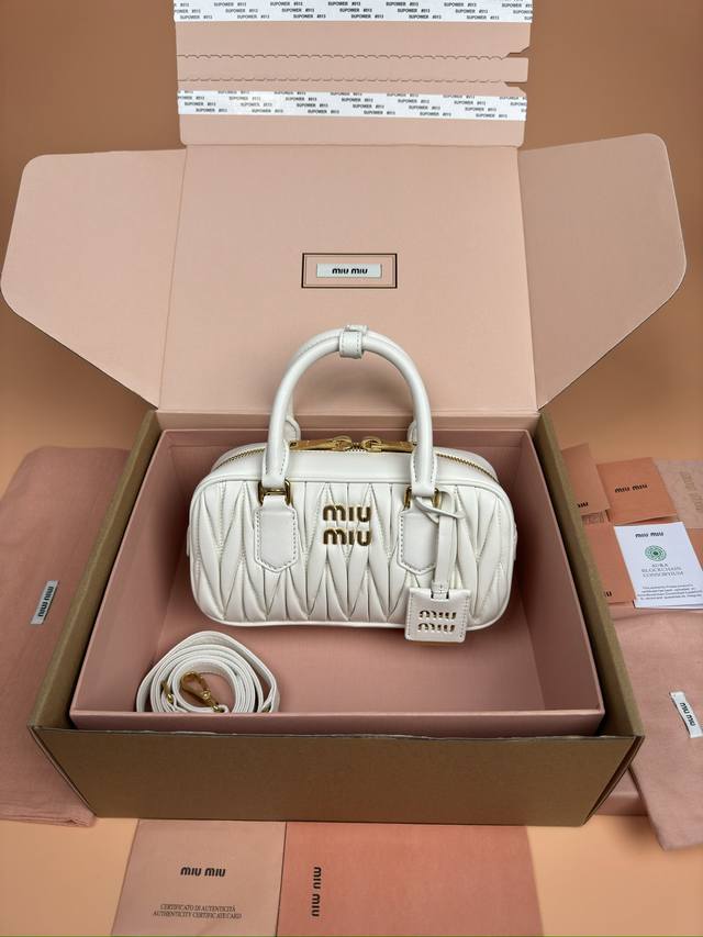 Original leather, with picture packagingPremium hardware original leather Arcadi