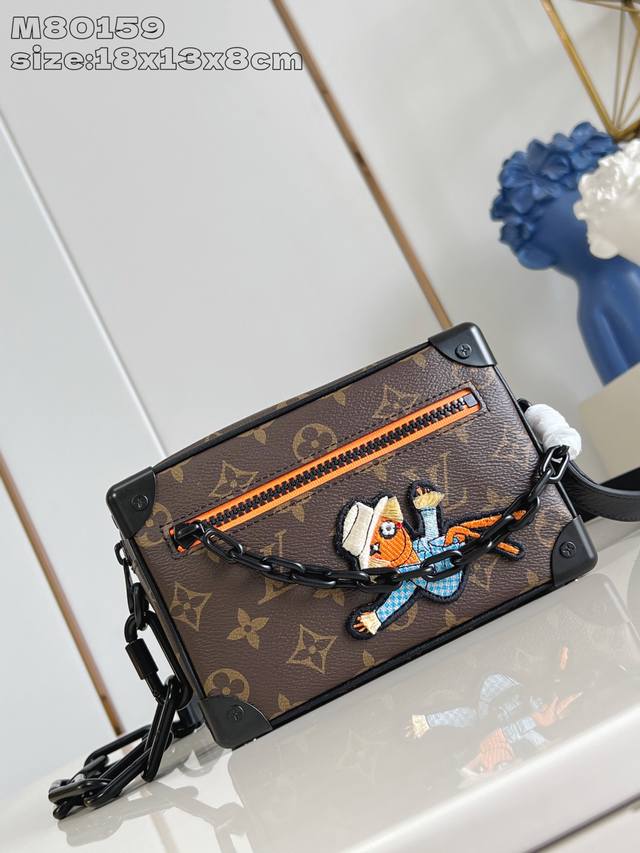 Original leather Exclusive photos of the M80159 Mini Soft Trunk chain bag, craf