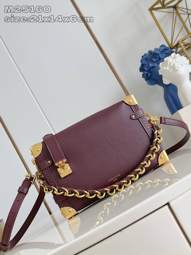 Original leather Exclusive photo M25160 Fuchsia Creative Director Nicolas Ghesq