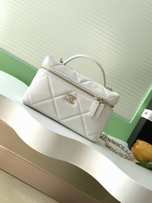 25K Large Diamond Check Lunch Box Bag! The large check pattern has a more elegan