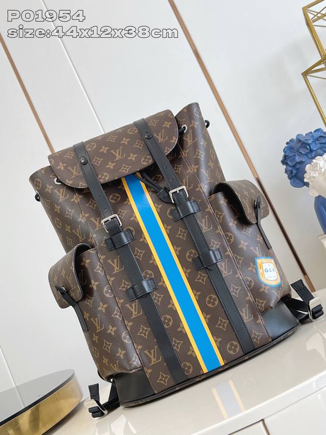 Exclusive photos p2540. The original Christopher Medium Backpack draws inspirat
