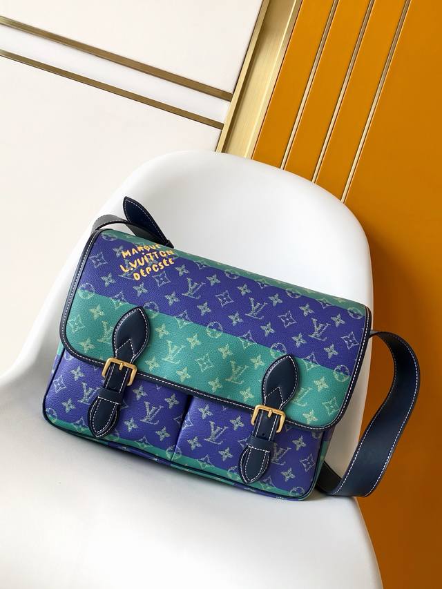 M15187 Premium Original Single Code Chip 163C This Satchel messenger bag is craf