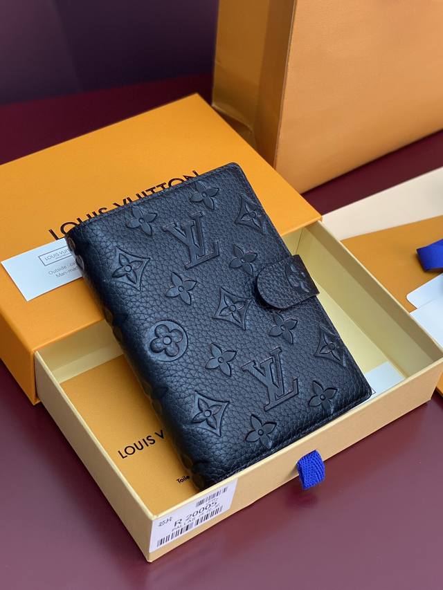 R20005 Embossed Black Chip Edition! Small loose-leaf planner cover. Crafted from