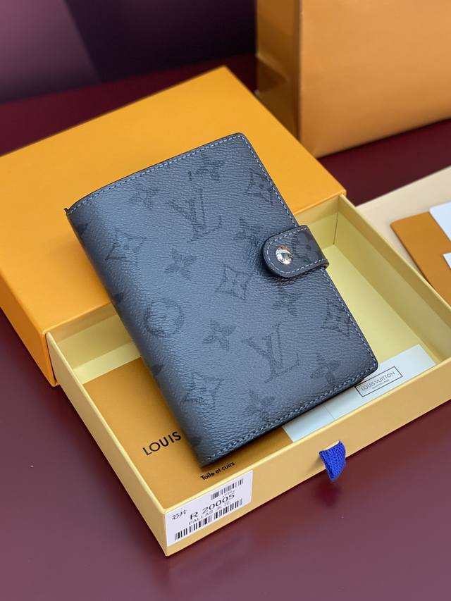 R20005 Grey floral chip edition! Small loose-leaf notebook cover. Crafted from M