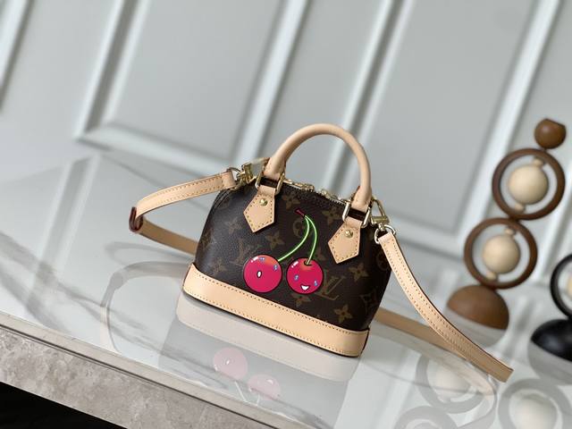 Exclusive photos of the chip-coded version M13416. This Nano Alma handbag combi