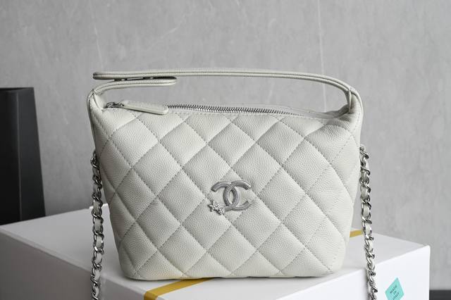 Platinum Edition authentic packaging as pictured. Brand new arrival. Star-embos