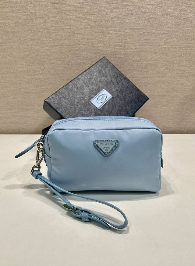 New arrival clutch 1Ns021 Large . This clutch is crafted from innovative impor
