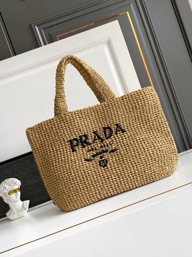 Woven Tote Bag, Large This tote is crafted from lightweight natural raffia, a s