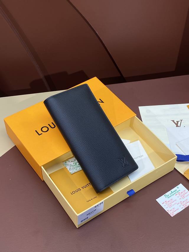 Factory Price: p M83126. Embossed logo! Brazza long wallet, made from top-grain