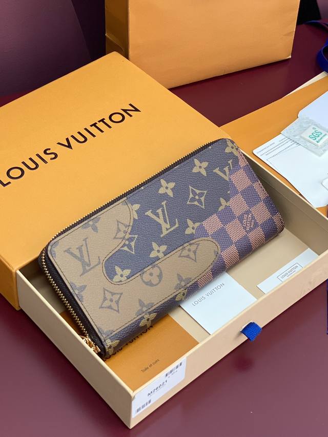 Factory Price p M26021 Splice! The Zippy Wallet, crafted from Monogram canvas,