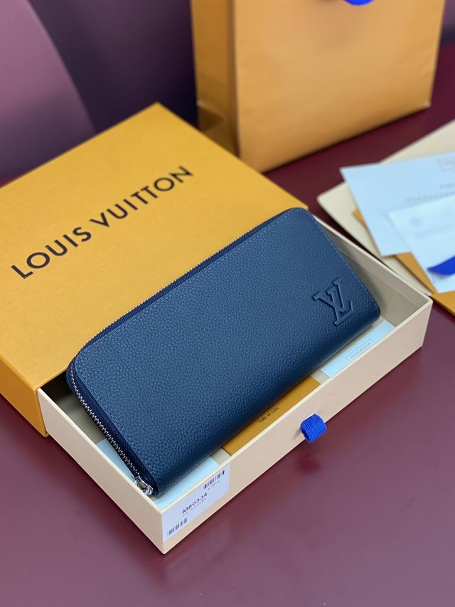 Factory Price p M80334 Blue! The "Zippy Wallet Vertical" in Aerogram leather ex