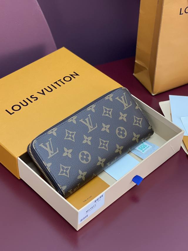 Factory Price p M11611 Monogram! This practical Zippy wallet, crafted from Mono