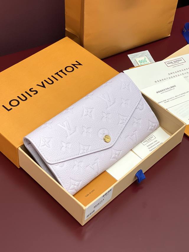 Factory Price: M25713 Mist Purple! Variable Chip! This Sarah wallet features Mo