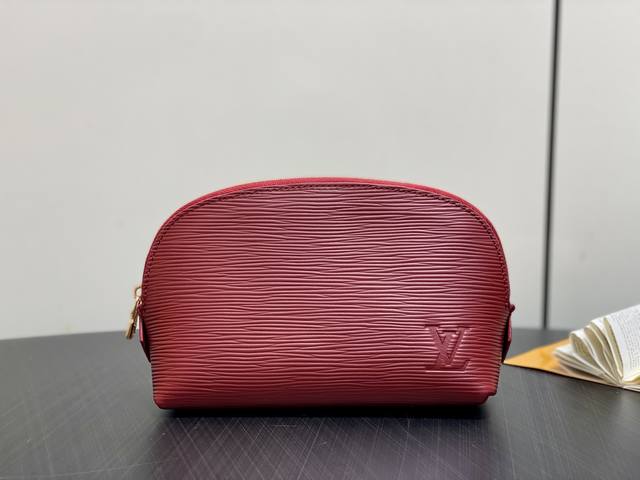 Original boutique M15201 Fuchsia Water Ripple Cosmetic Bag, new this season, the