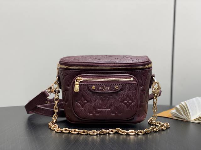 Original boutique M13827 Mini Bumbag with fuchsia embossed leather chain. M4691
