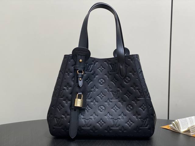 Original boutique M25858 black M25890 full leather embossed shoulder bag All In