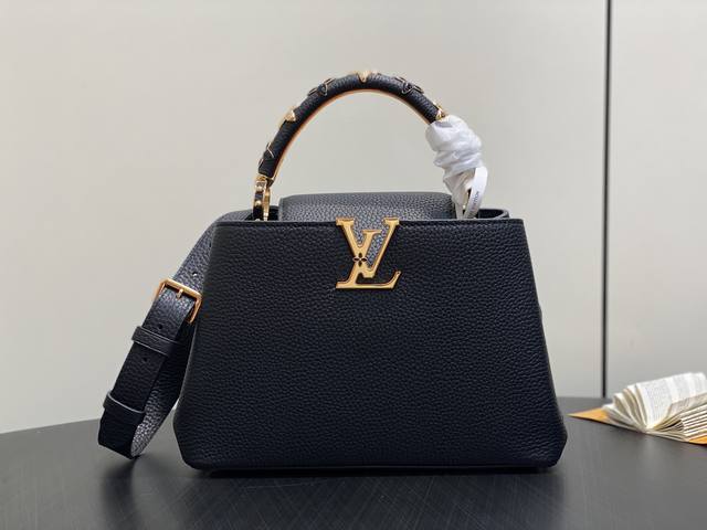 Original boutique M14976 Black Four-Leaf Clover Full Leather Cap Na Ying Style.