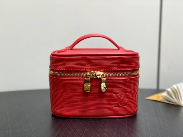 Original boutique M25857 Red Water Ripple Cosmetic Bag, the new season's Nice N