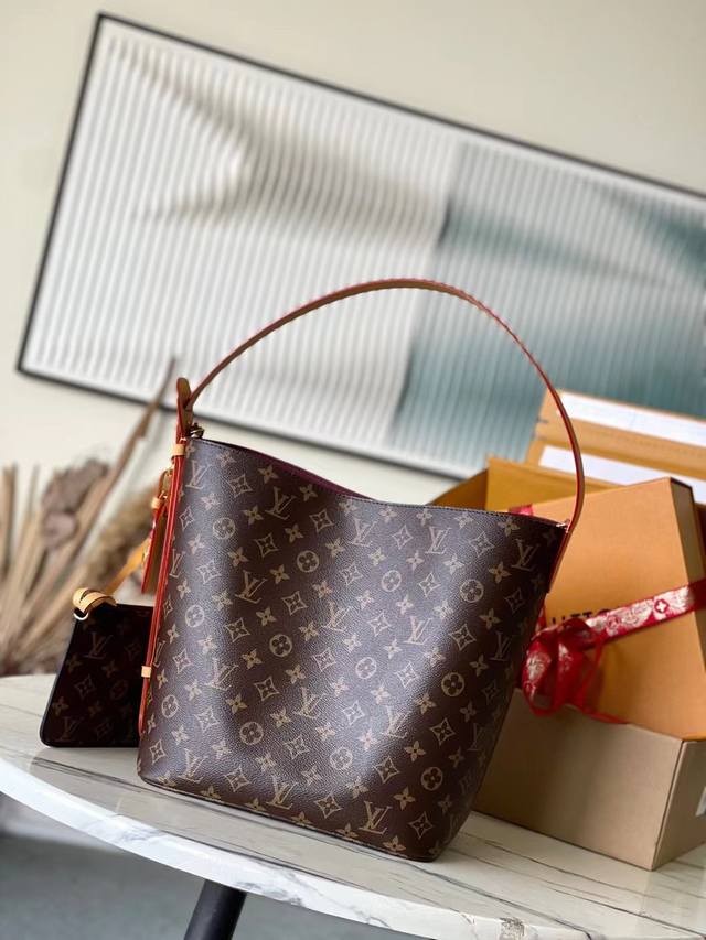 Top-grade original M12926 This large Alin bag features a bucket-shaped design i