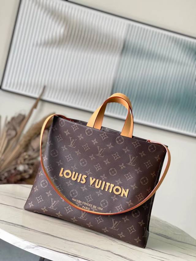 Top Original M13928 As part of the LVpackaging collection, the Shopper Tote clev