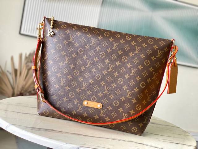 Top-grade original single M14018 This Vagabond Hobo handbag is crafted from sof