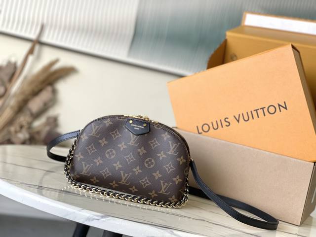 Top-grade original M12996 Bealma handbag combines the brand's iconic Alma handba