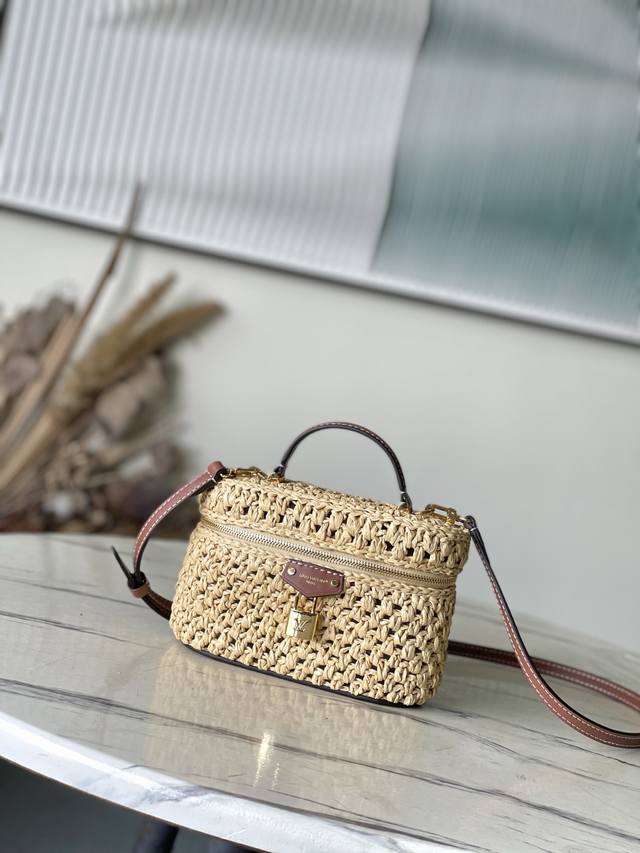 The premium original M14303 Vanity Chain Pouch joins the resort collection, eas