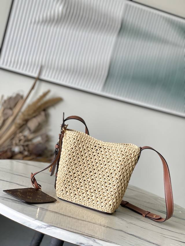 Premium Original M14217 This Allinbb handbag embodies the relaxed, Southern Fre