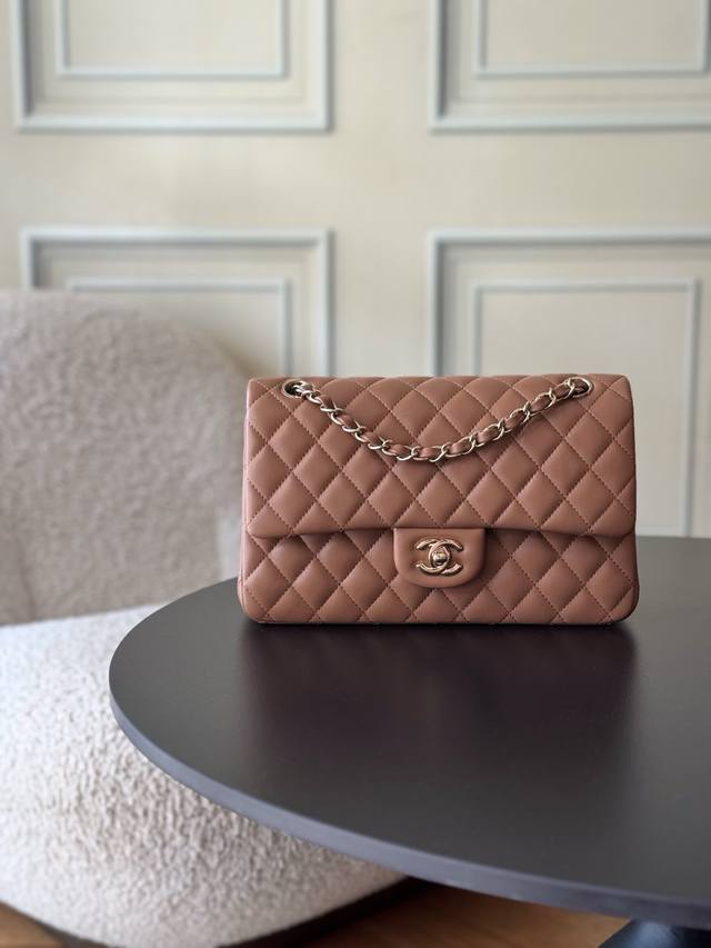 Upgraded version Full name Classic Fla0 Lambskin Dimensions: 15.5*25.5*6.5cm Lea