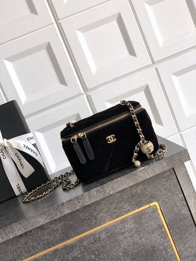 This top-tier, original black 2303 silk, diamond, and gold-beaded Ohanel 25B bo